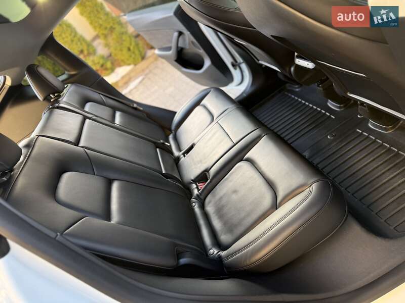 Позашляховик / Кросовер Tesla Model Y 2021 в Дрогобичі