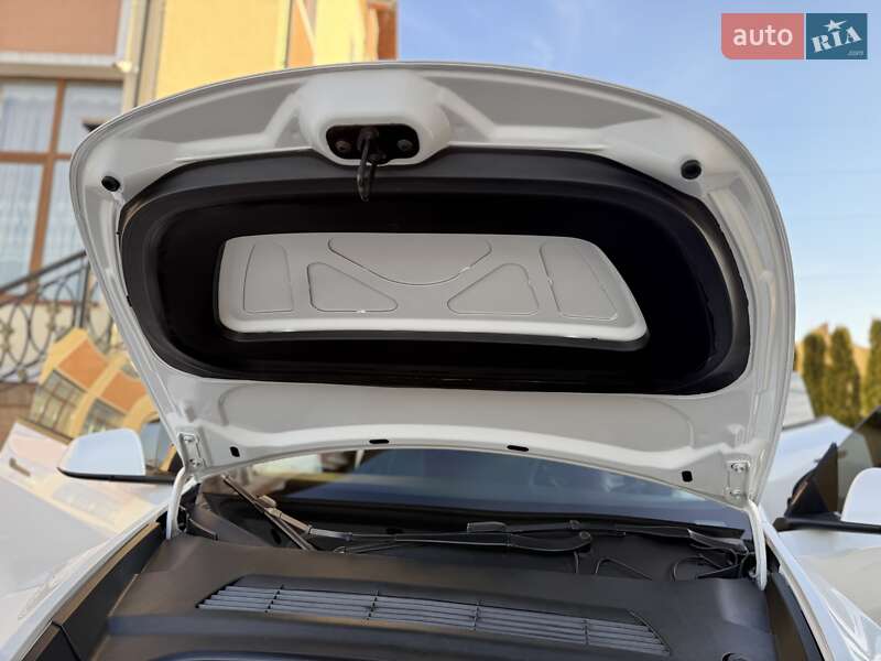 Позашляховик / Кросовер Tesla Model Y 2021 в Дрогобичі