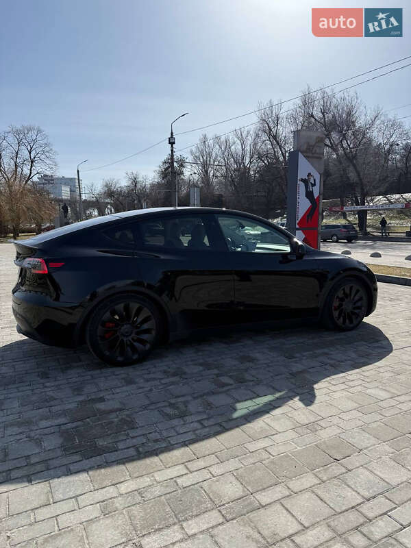 Позашляховик / Кросовер Tesla Model Y 2023 в Дніпрі