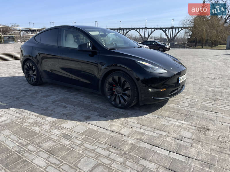 Позашляховик / Кросовер Tesla Model Y 2023 в Дніпрі
