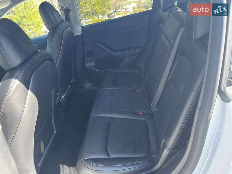 Позашляховик / Кросовер Tesla Model Y 2023 в Львові