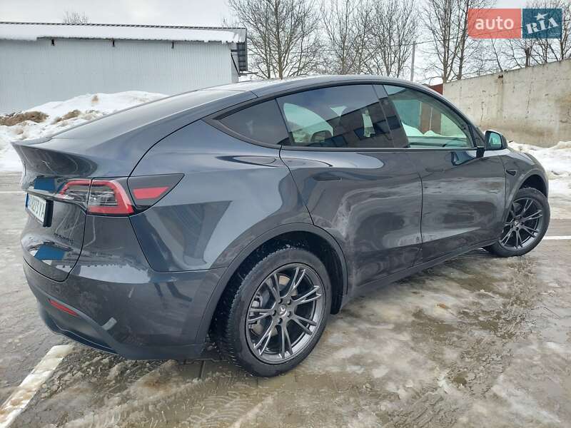Позашляховик / Кросовер Tesla Model Y 2024 в Тернополі