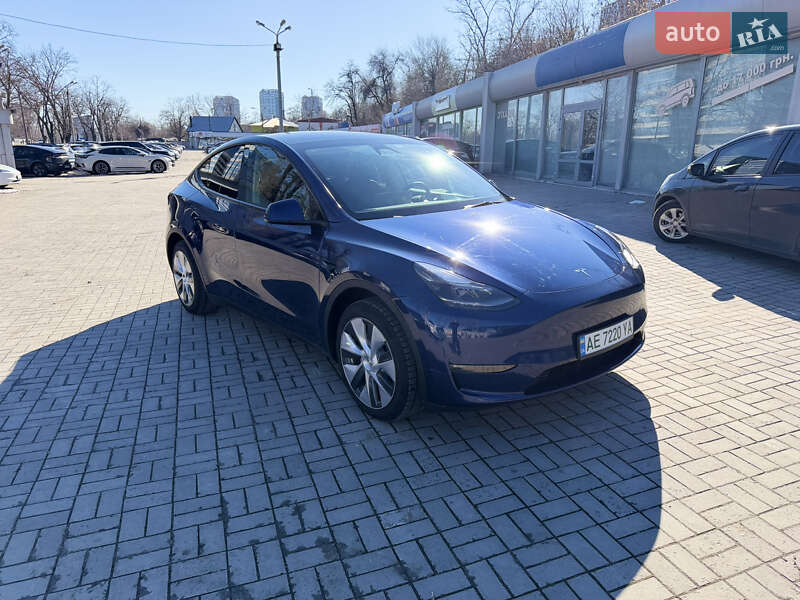 Позашляховик / Кросовер Tesla Model Y 2023 в Дніпрі