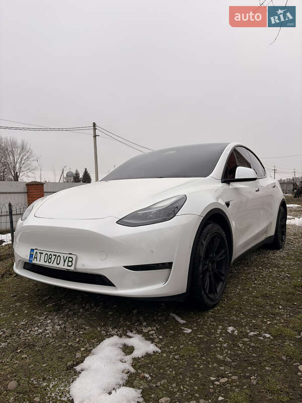 Tesla Model Y 2021