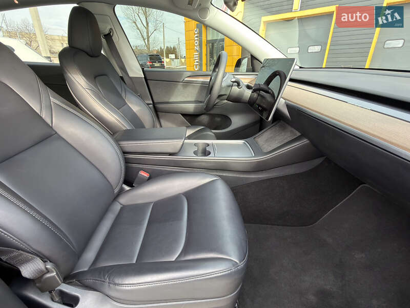 Позашляховик / Кросовер Tesla Model Y 2024 в Харкові