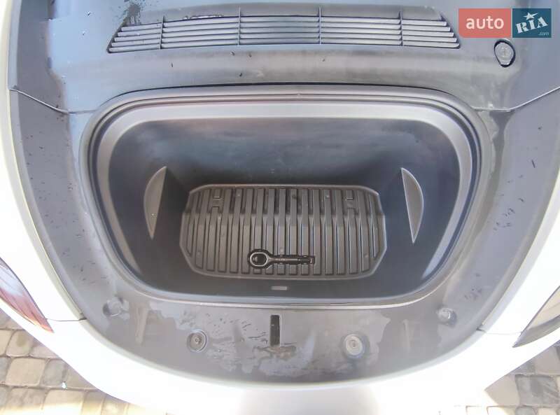 Внедорожник / Кроссовер Tesla Model Y 2022 в Черкассах