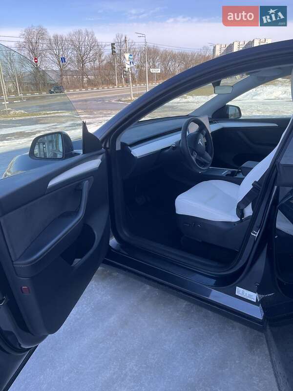 Позашляховик / Кросовер Tesla Model Y 2024 в Харкові