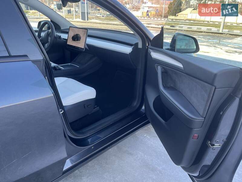 Позашляховик / Кросовер Tesla Model Y 2024 в Харкові