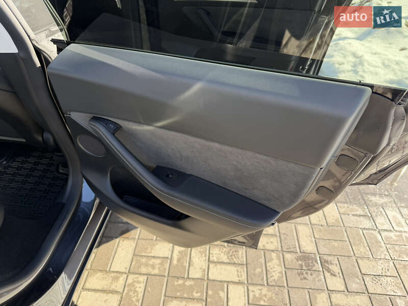 Позашляховик / Кросовер Tesla Model Y 2024 в Черкасах