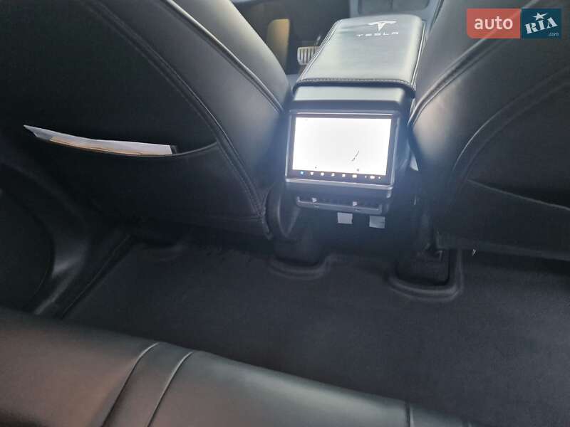 Позашляховик / Кросовер Tesla Model Y 2023 в Тернополі