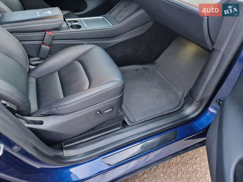 Позашляховик / Кросовер Tesla Model Y 2023 в Тернополі