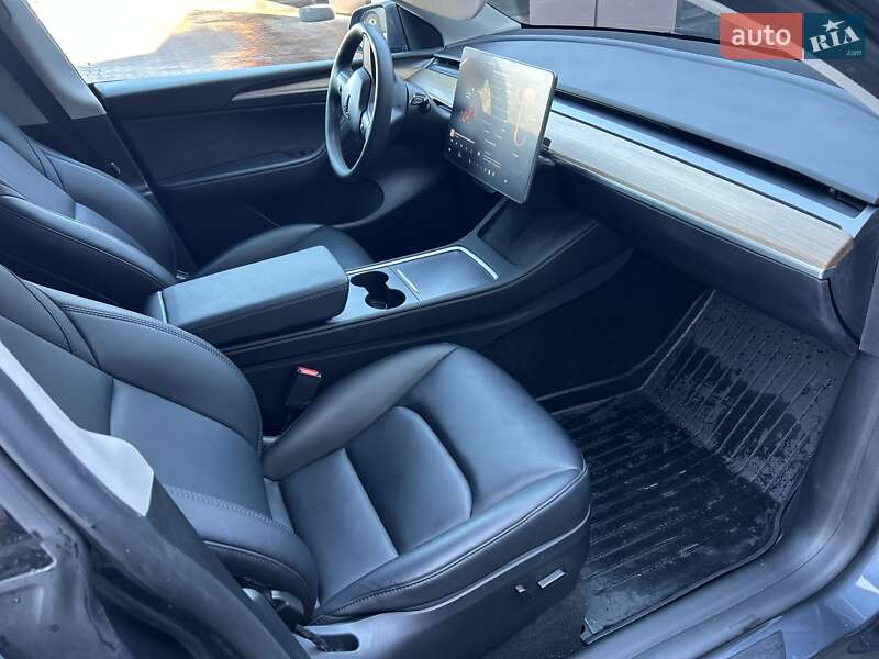 Внедорожник / Кроссовер Tesla Model Y 2023 в Чернигове