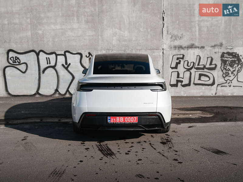 Внедорожник / Кроссовер Tesla Model Y 2025 в Львове