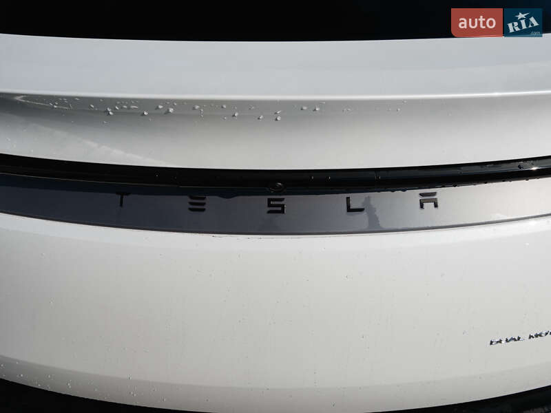 Внедорожник / Кроссовер Tesla Model Y 2025 в Львове