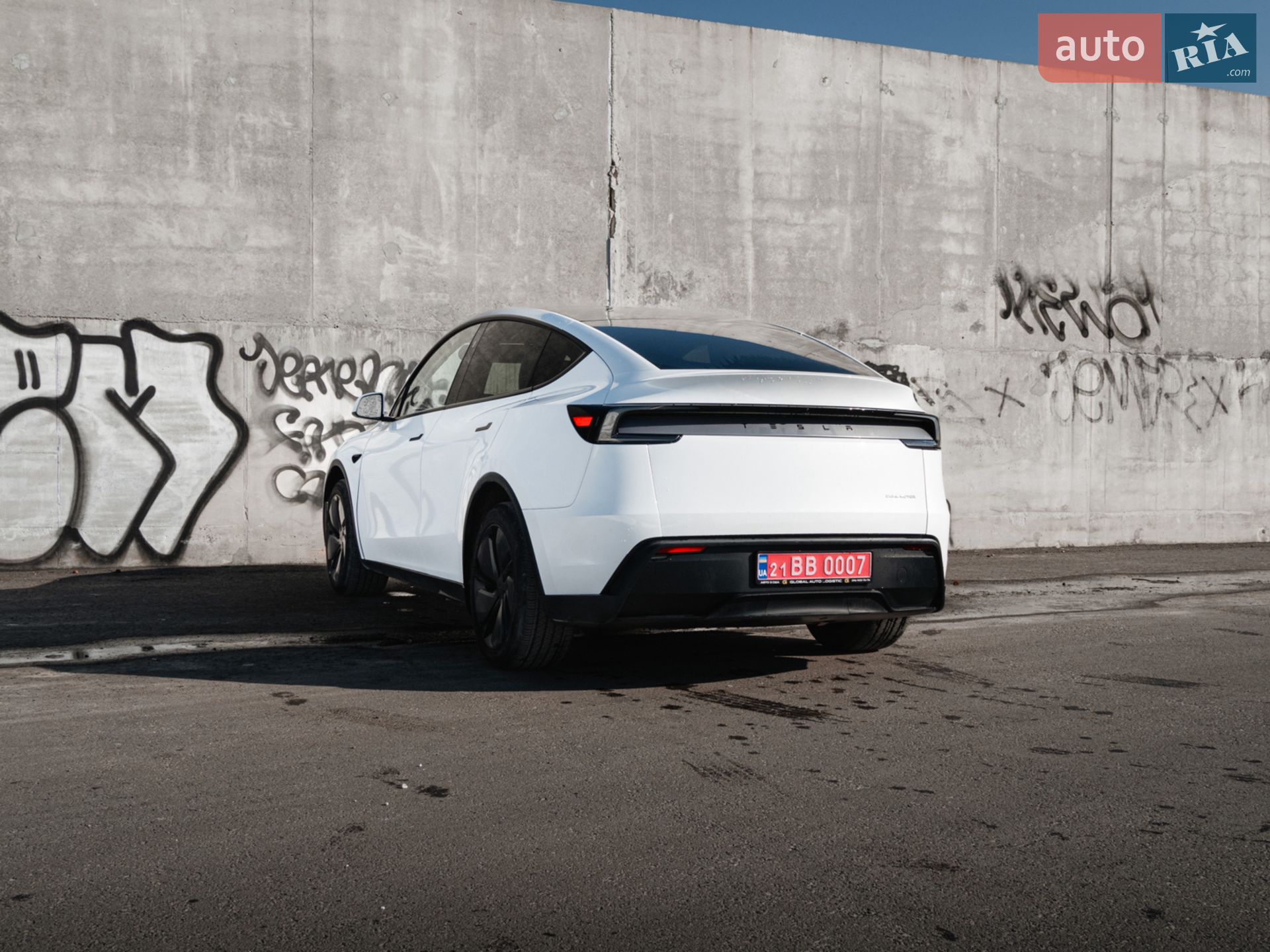 2025 Tesla Model Y - мініатюра 6