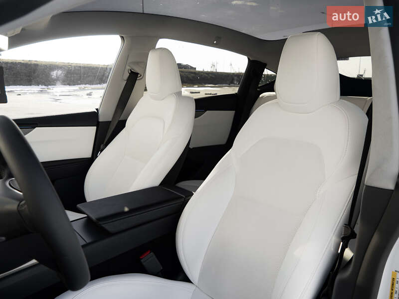 Внедорожник / Кроссовер Tesla Model Y 2025 в Львове