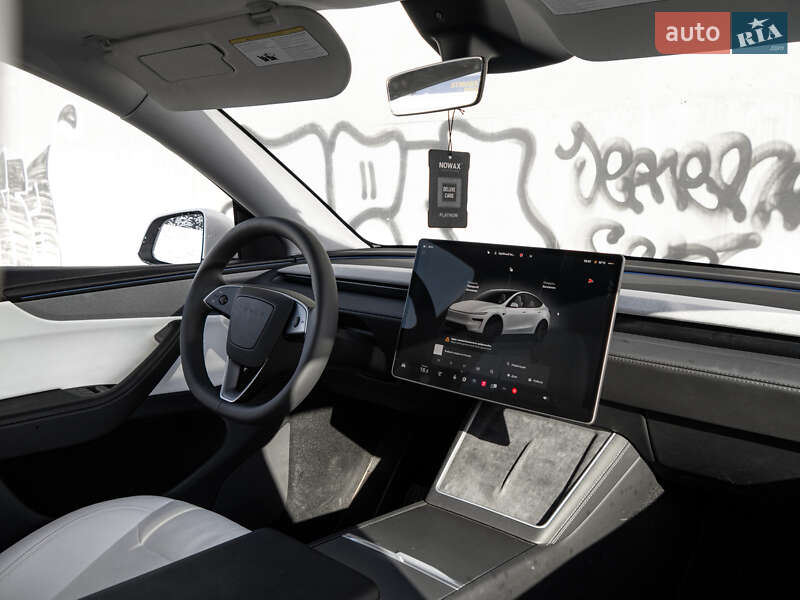 Внедорожник / Кроссовер Tesla Model Y 2025 в Львове