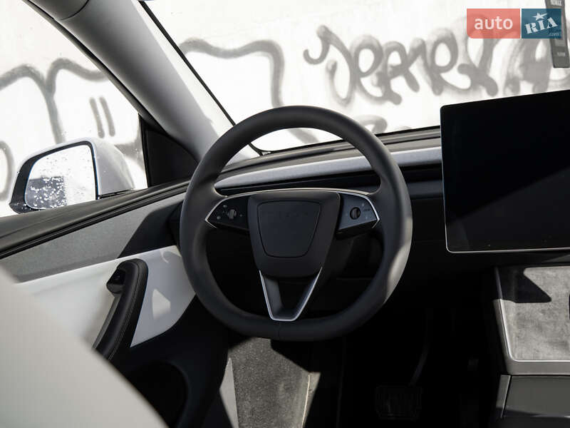 Внедорожник / Кроссовер Tesla Model Y 2025 в Львове