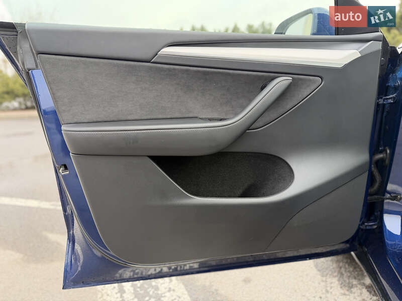 Позашляховик / Кросовер Tesla Model Y 2024 в Києві фото 9 Позашляховик / Кросовер Tesla Model Y 2024 в Києві