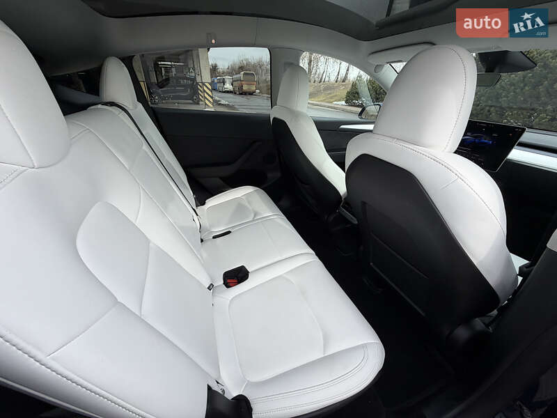Позашляховик / Кросовер Tesla Model Y 2024 в Києві фото 28 Позашляховик / Кросовер Tesla Model Y 2024 в Києві