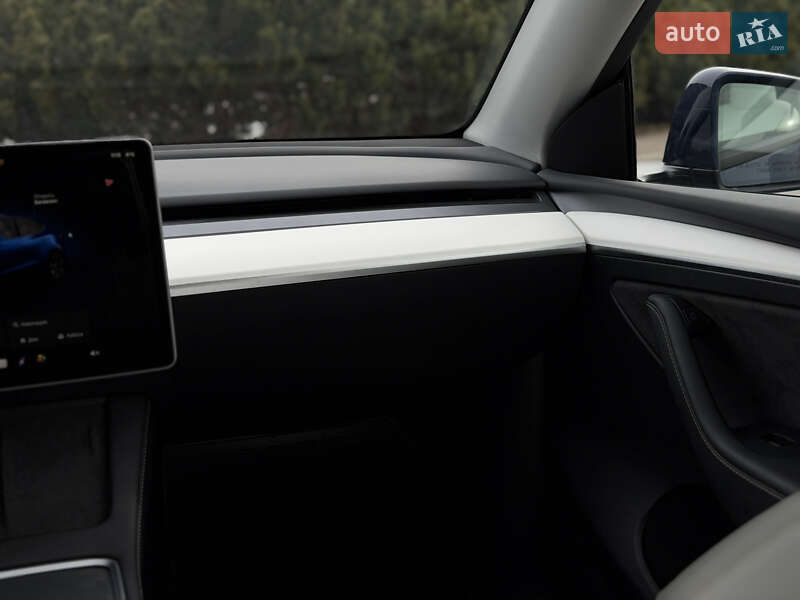 Позашляховик / Кросовер Tesla Model Y 2024 в Києві фото 33 Позашляховик / Кросовер Tesla Model Y 2024 в Києві