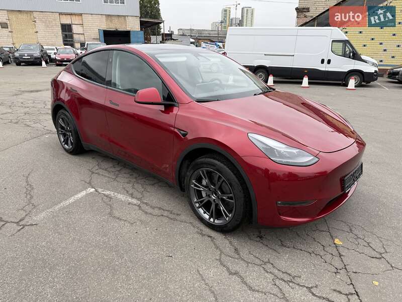 Позашляховик / Кросовер Tesla Model Y 2024 в Києві фото 15 Позашляховик / Кросовер Tesla Model Y 2024 в Києві