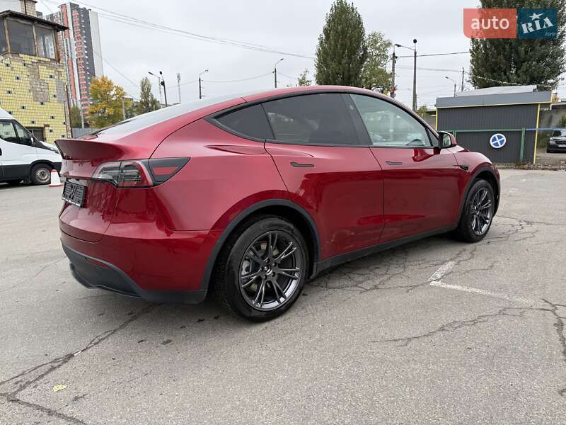 Позашляховик / Кросовер Tesla Model Y 2024 в Києві фото 20 Позашляховик / Кросовер Tesla Model Y 2024 в Києві