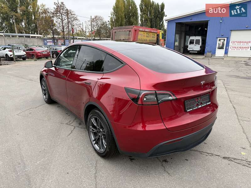 Позашляховик / Кросовер Tesla Model Y 2024 в Києві фото 31 Позашляховик / Кросовер Tesla Model Y 2024 в Києві
