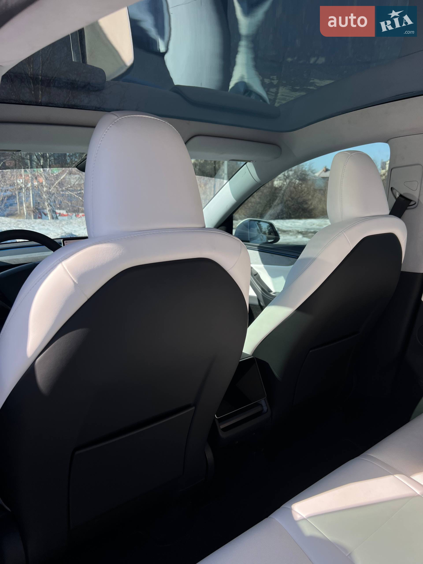 2025 Tesla Model Y - мініатюра 15
