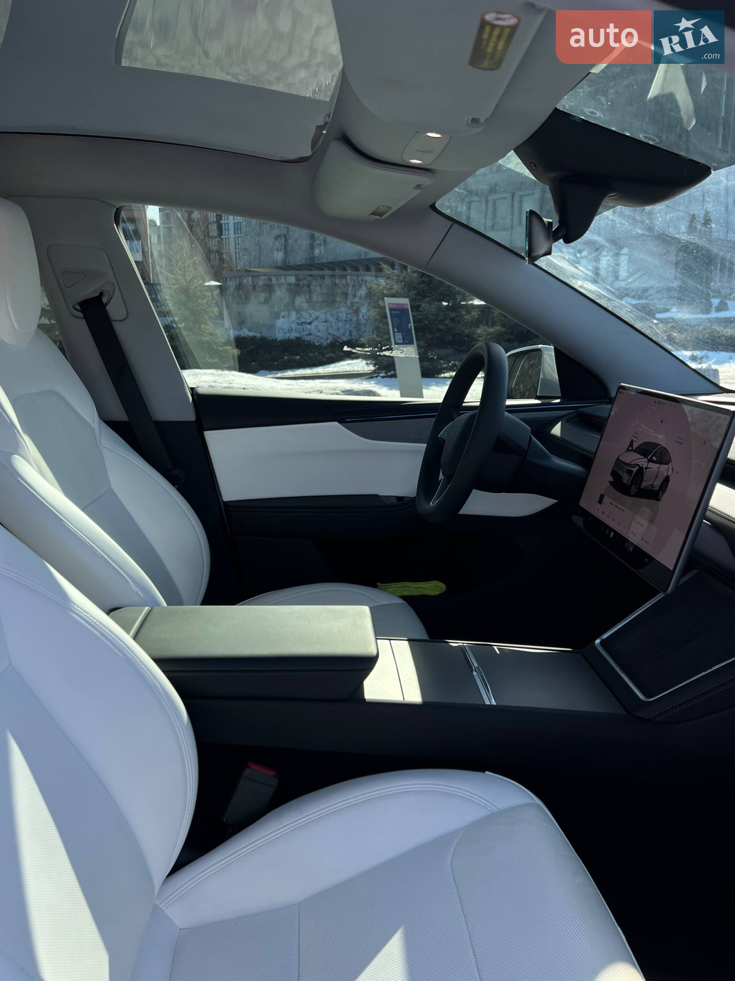 2025 Tesla Model Y - мініатюра 17