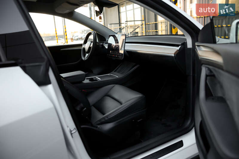 Позашляховик / Кросовер Tesla Model Y 2023 в Житомирі фото 47 Позашляховик / Кросовер Tesla Model Y 2023 в Житомирі
