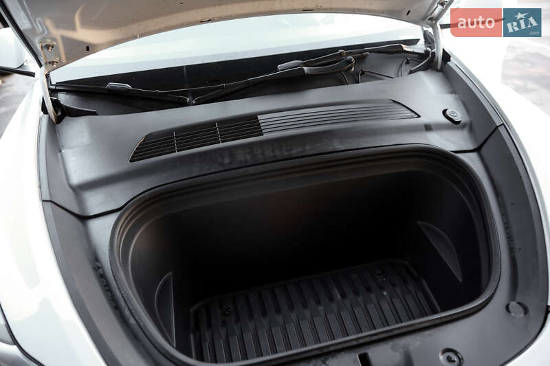 Позашляховик / Кросовер Tesla Model Y 2023 в Житомирі фото 57 Позашляховик / Кросовер Tesla Model Y 2023 в Житомирі