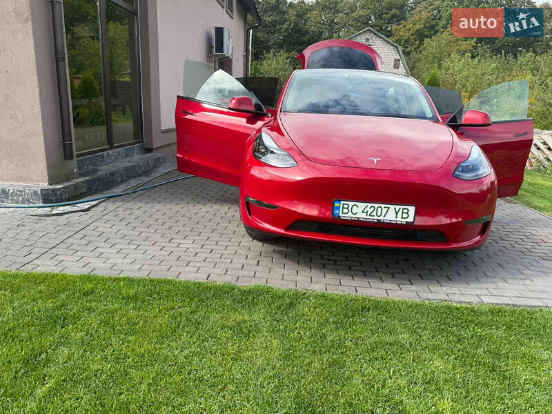 Позашляховик / Кросовер Tesla Model Y 2023 в Львові