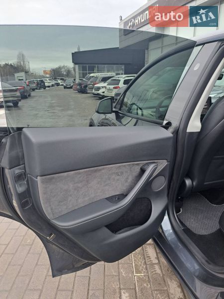 Позашляховик / Кросовер Tesla Model Y 2023 в Полтаві фото 23 Позашляховик / Кросовер Tesla Model Y 2023 в Полтаві