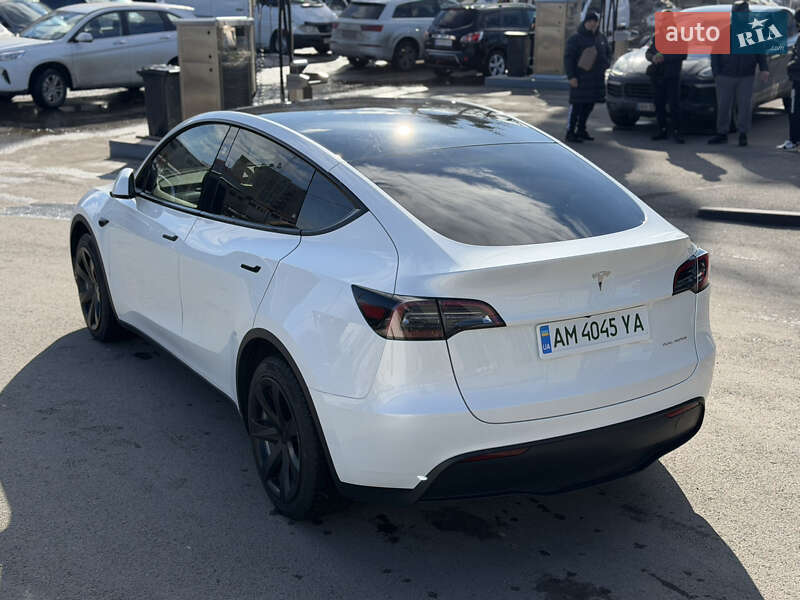 Внедорожник / Кроссовер Tesla Model Y 2023 в Коростене