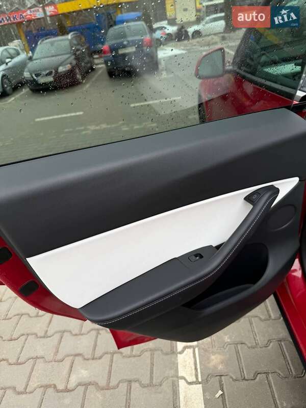 Внедорожник / Кроссовер Tesla Model Y 2021 в Тернополе