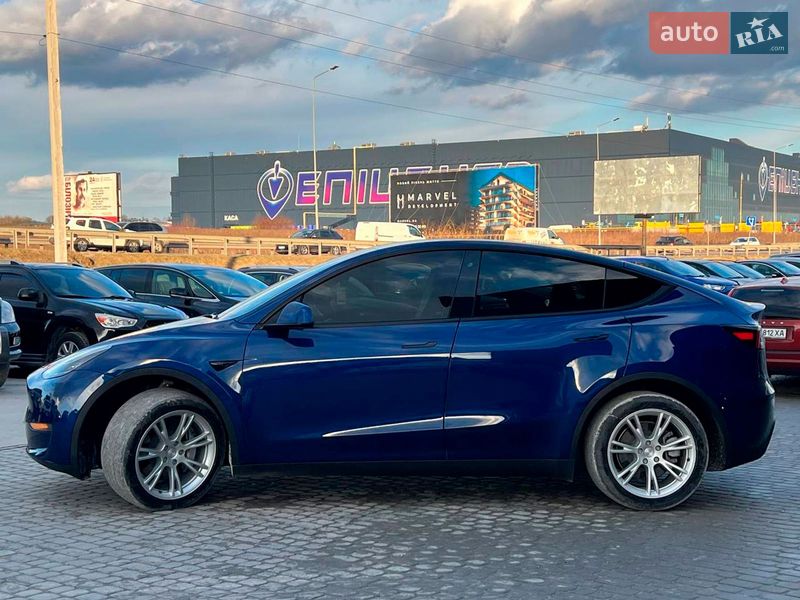 Внедорожник / Кроссовер Tesla Model Y 2020 в Львове