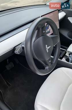 Внедорожник / Кроссовер Tesla Model Y 2020 в Киеве