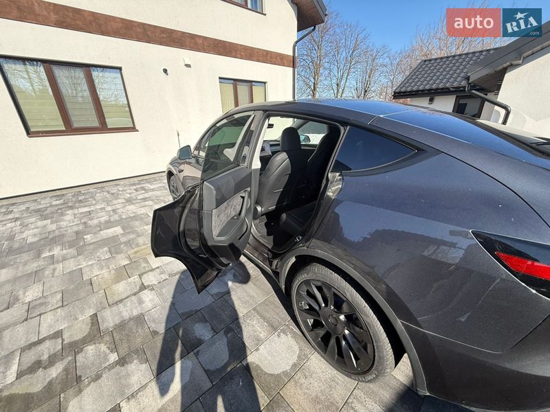 Внедорожник / Кроссовер Tesla Model Y 2024 в Староконстантинове