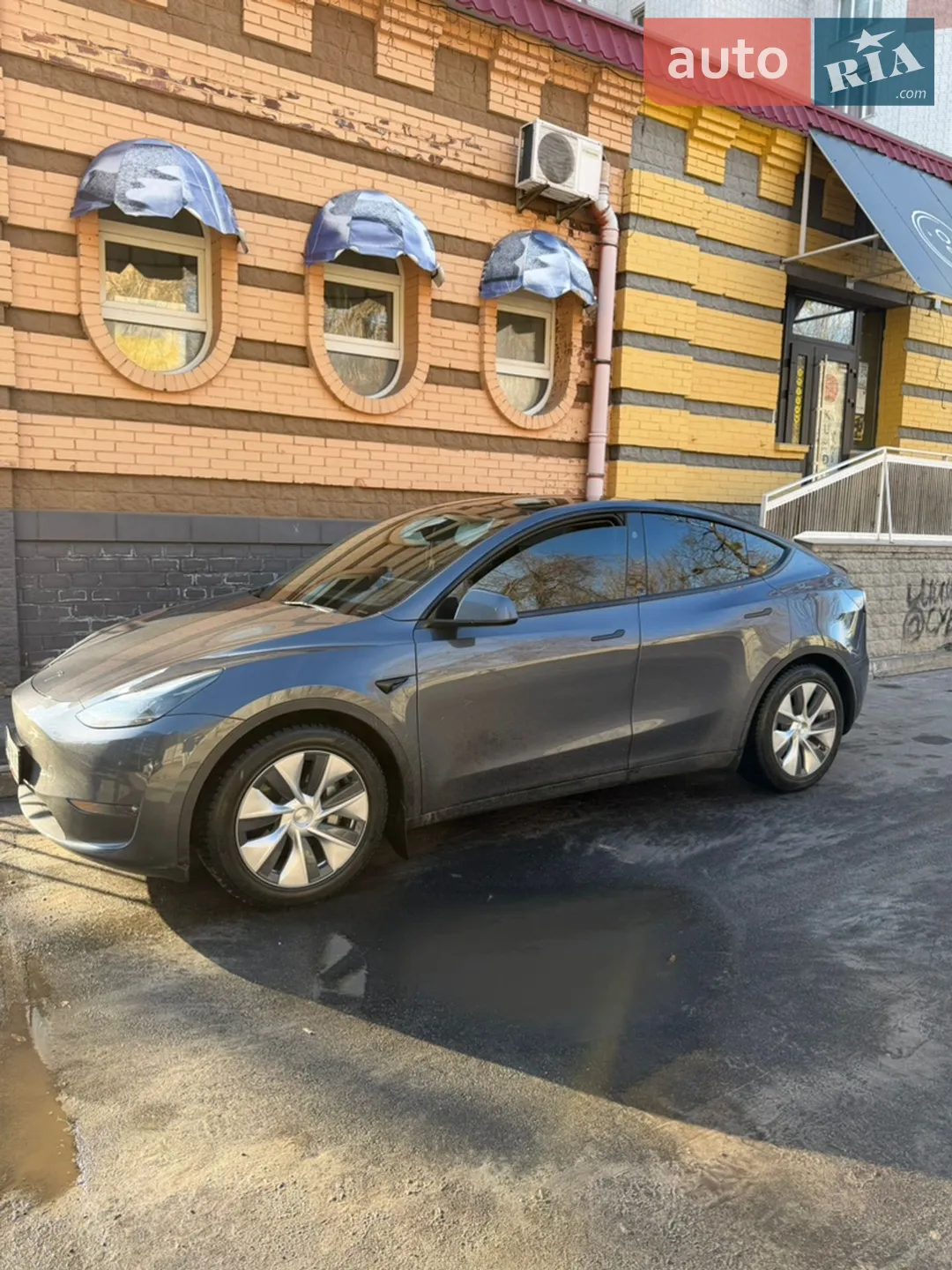 2023 Tesla Model Y - мініатюра 3