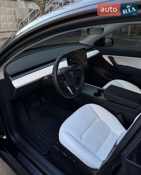 Позашляховик / Кросовер Tesla Model Y 2021 в Києві фото 16 Позашляховик / Кросовер Tesla Model Y 2021 в Києві