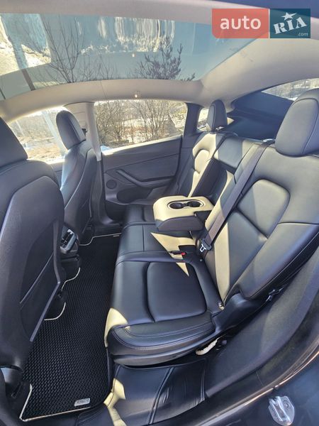 Позашляховик / Кросовер Tesla Model Y 2021 в Тернополі