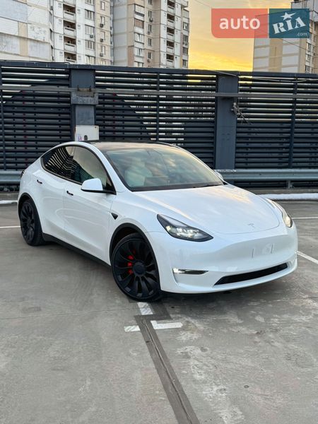 Внедорожник / Кроссовер Tesla Model Y 2022 в Киеве