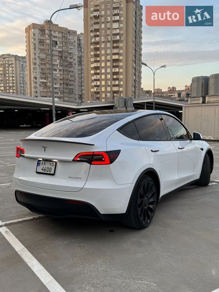 Внедорожник / Кроссовер Tesla Model Y 2022 в Киеве