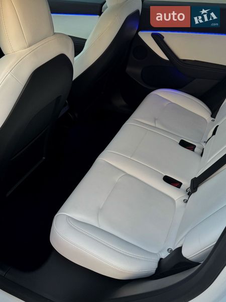 Внедорожник / Кроссовер Tesla Model Y 2022 в Киеве