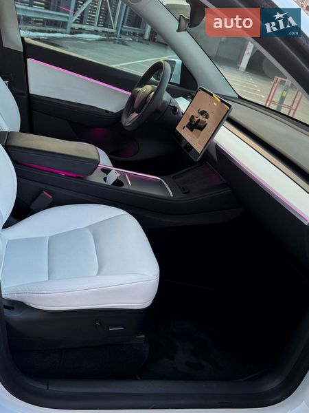 Внедорожник / Кроссовер Tesla Model Y 2022 в Киеве