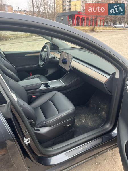 Внедорожник / Кроссовер Tesla Model Y 2024 в Кривом Роге