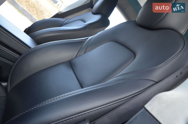 Внедорожник / Кроссовер Tesla Model Y 2024 в Трускавце