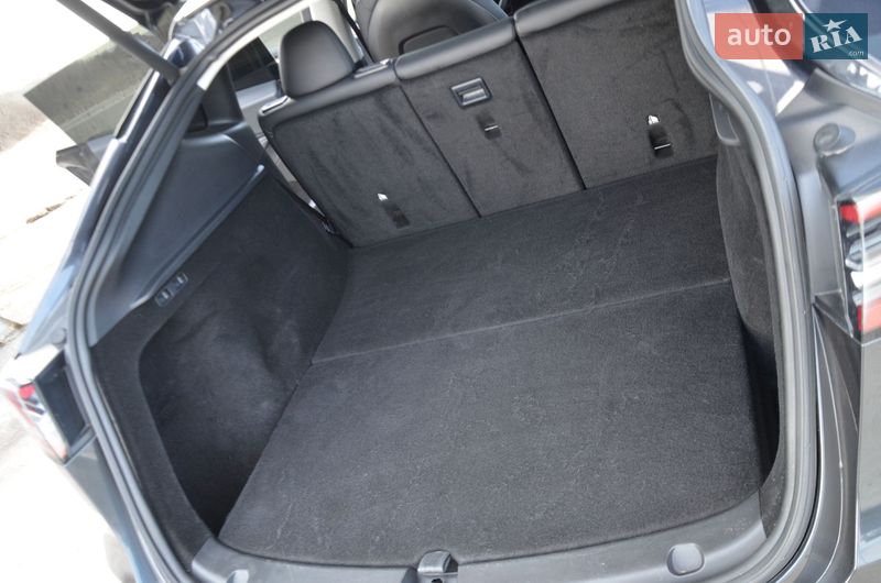 Внедорожник / Кроссовер Tesla Model Y 2024 в Трускавце