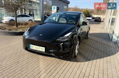 Внедорожник / Кроссовер Tesla Model Y 2023 в Ровно